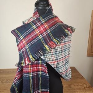 NWOT Plaid Reversible Scarf/Shawl